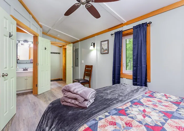 Frog Hollow At Hocking Vacations